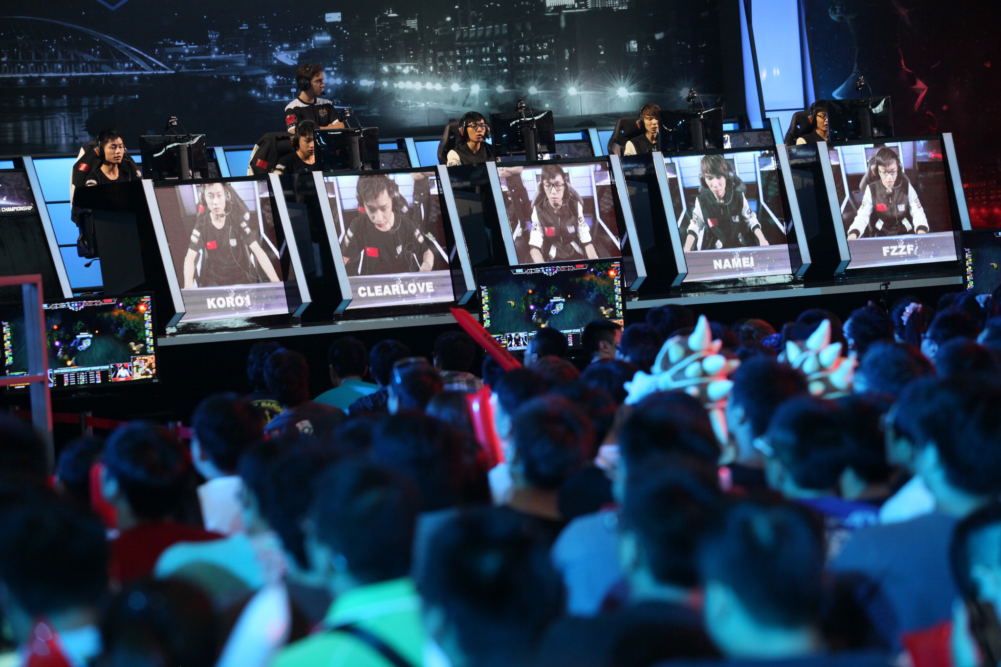 王者荣耀小游戏端开测，中国手游发行商收入榜与全球手游收入排行榜揭示出海新动态及游戏行业趋势